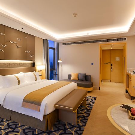 Holiday Inn Haikou West Coast, An Ihg Hotel Екстер'єр фото