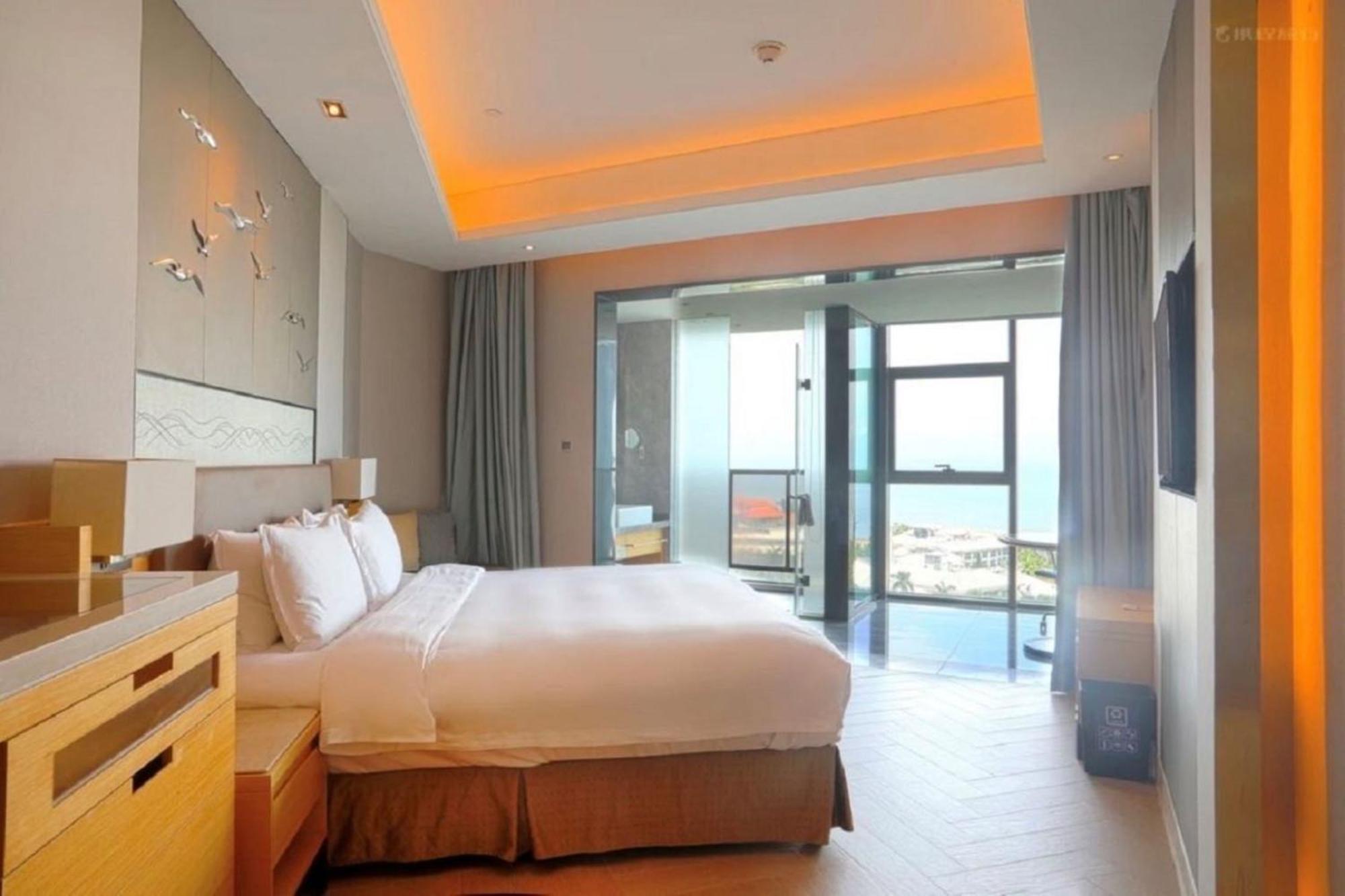 Holiday Inn Haikou West Coast, An Ihg Hotel Екстер'єр фото