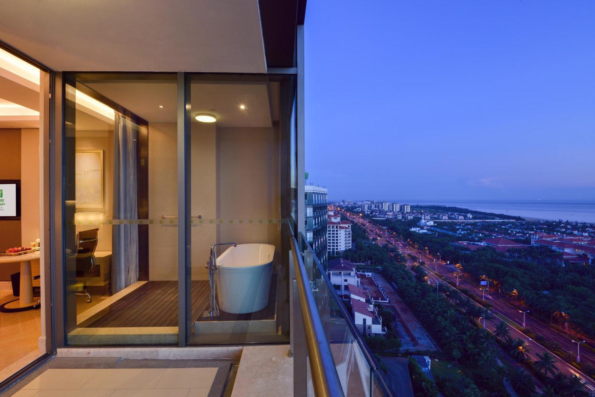 Holiday Inn Haikou West Coast, An Ihg Hotel Екстер'єр фото